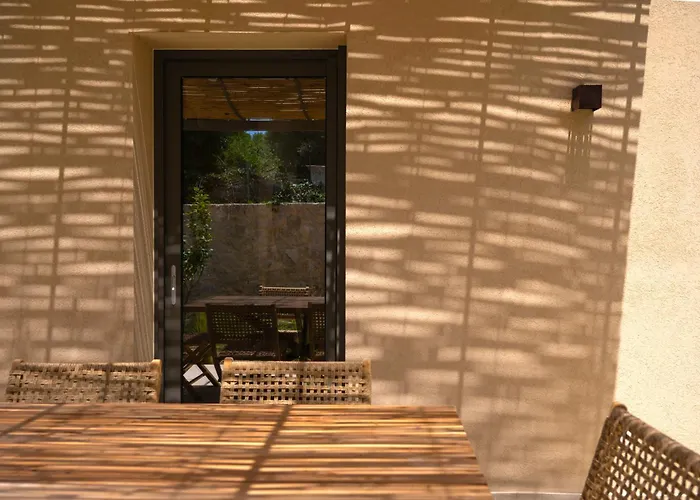 Вилла A Village Estate Kouramades